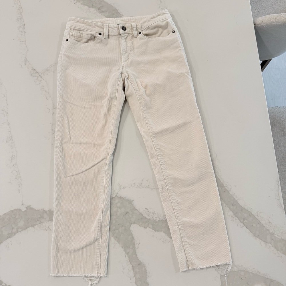 Patagonia Fitted Cropped Corduroy Pants Raw Hem Women’s 28 Bleached Stone Cotton